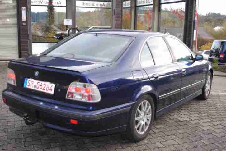 BMW E39 5er 523i