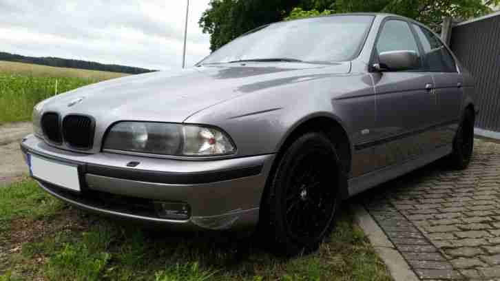 BMW E39 5er 540 iA 4.4 V8 M62B44 1997 Xenon Styling 32