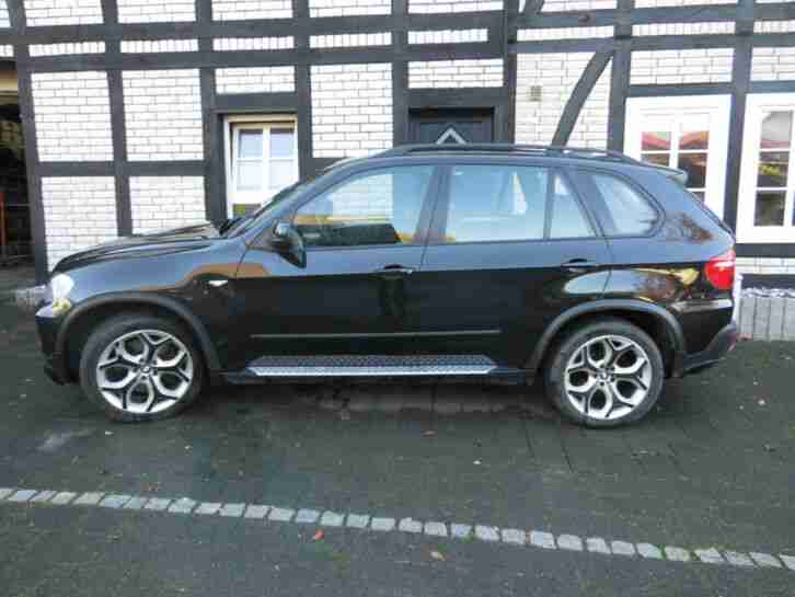 BMW E70 x5 3.0 SD 286 PS Schwarz 20 Zoll Neu TÜV AHK Logic 7 Sportpaket