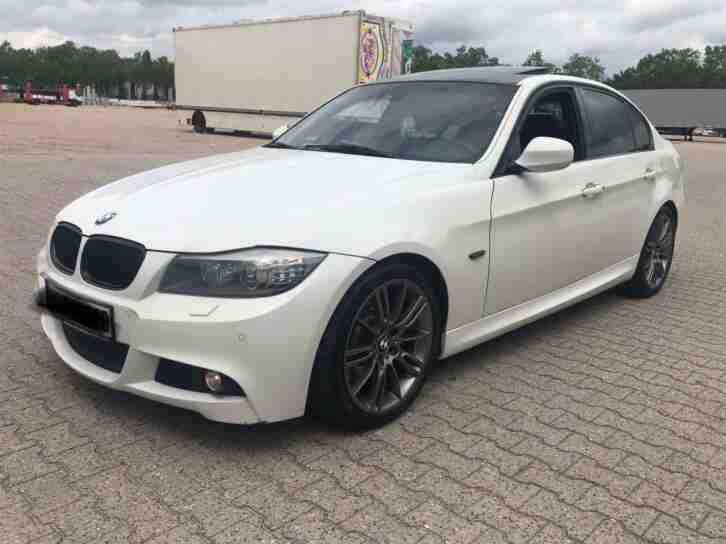 BMW E90 330d LCI Automatik. M Paket Xenon PDC Alcantara TÜV 03.2020