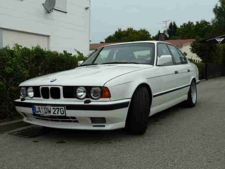 BMW M5 BJ 1992 ABSOLUTES LIEBHABERFAHRZEUG Individualausführung Top Zust