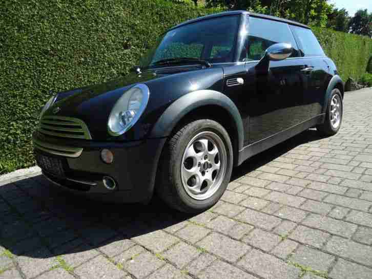 BMW MINI 1,6L Schwarz el. FH großes el. Glasschiebedach Tempomat 216´KM Mini R50