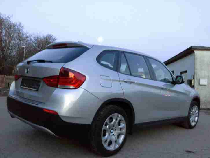 BMW X1 sDrive 18i Benz. 40Tkm NAVI PDC Klimaautm. Rentnerfahrzeug 1Hand Tüv 2021