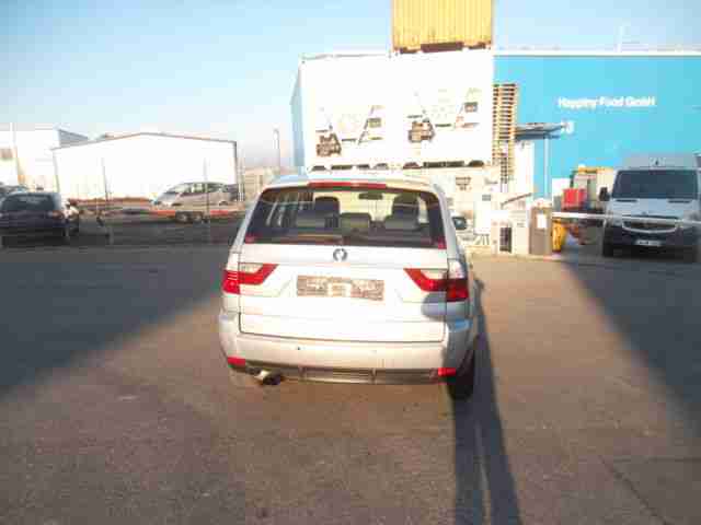 BMW X3 2.0d 4x4Allrad Panorama-Dach