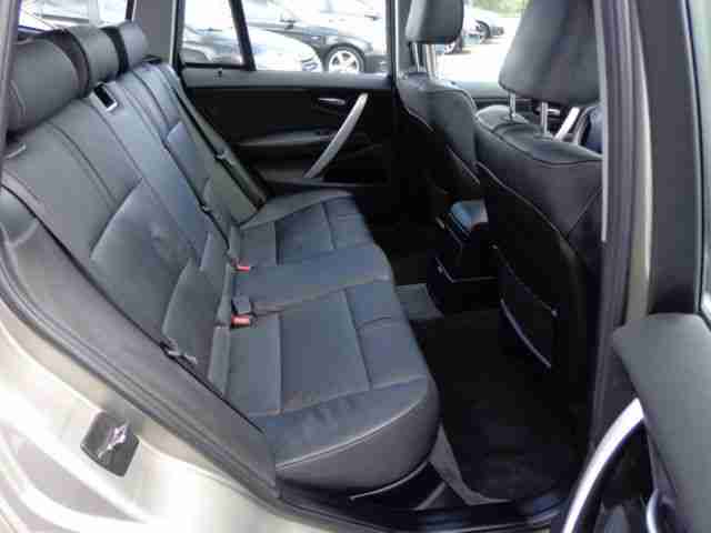 BMW X3 2.5si Automatik Leder Navi Panorama PDC AHK
