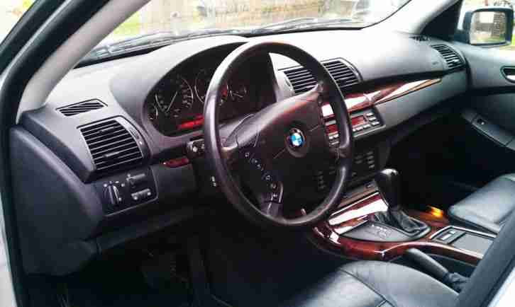 BMW X5 Diesel mit Partikelfilter und grüner Umweltplakette
