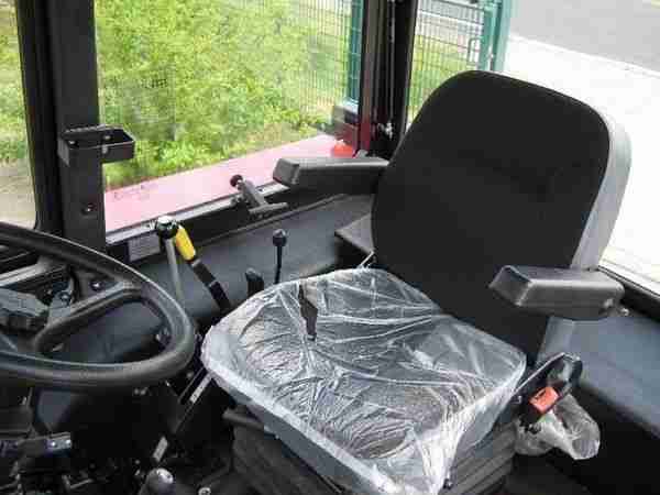 Belarus MTS82O - Traktor - Jahr 2O12 -