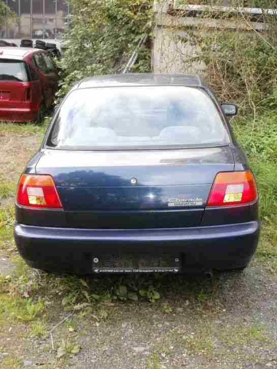 Biete Daihatsu Charade, Stufenheck, Dunkelblau