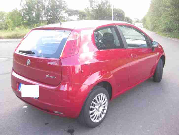 Biete hier einen Fiat Grande Punto designGiugiaro aus Erster Hand BJ 03 / 2009