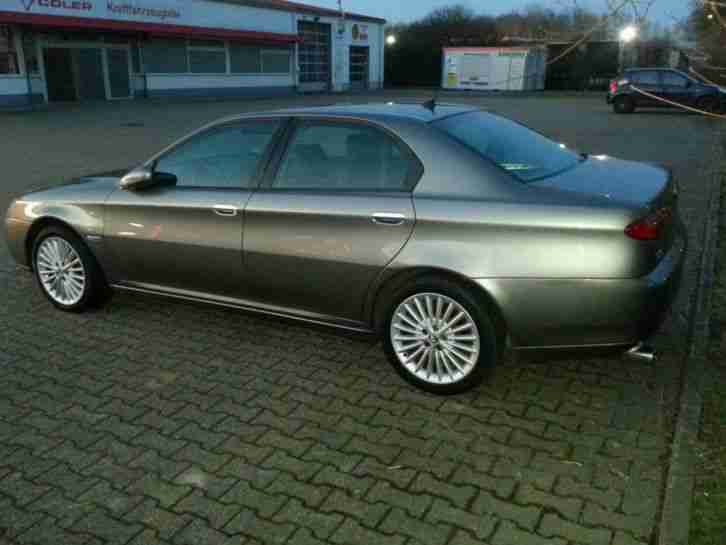 Bj. 2005 Alfa Romeo 166 2.0 aus 2 Hd. 175500 km , Tüv 3/2017 Scheckheftgepflegt