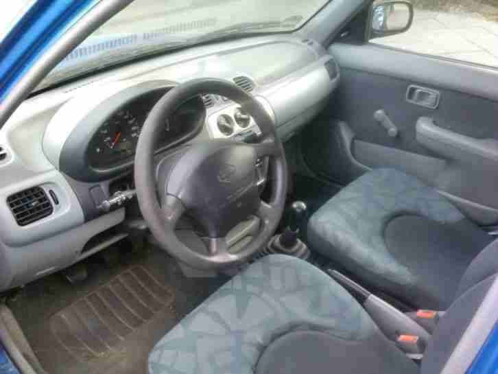 Blauer Nissan Micra FAHRUNTAUGLICH!!!