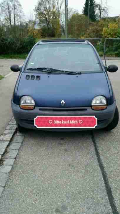• Blauer Renault Twingo •