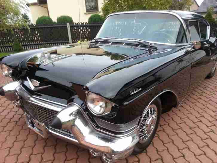 CADILLAC 1957