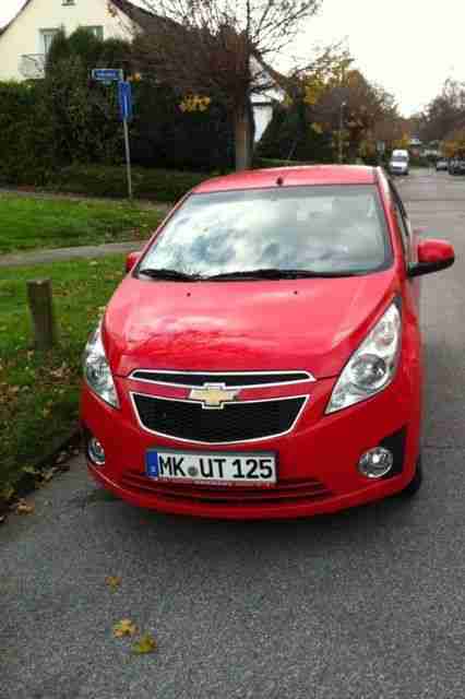 CHEVROLET SPARK - 3500 KM - GARAGENWAGEN- 68 PS- SUPER RED - SCHECKHEFT - TOP !!
