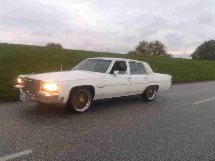 Cadillac Deville 4 Door Sedan V8 Tüv AU 03 2017