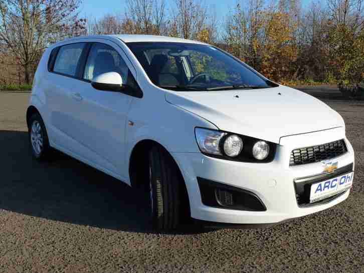 Chevrolet Aveo 1,4 L Top Zustand; 1.600 Km; EZ: 07/2014; 74 kW / 101PS