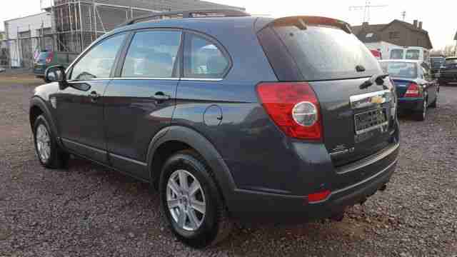 Chevrolet Captiva 2.4 2WD LS 7Sitze PDC AHK 8xAlu TOP-A