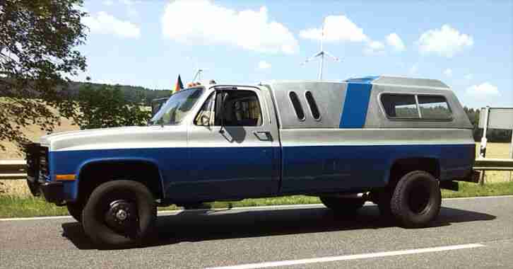 Chevrolet K30 Pickup 6,2l Diesel Mega Long Bed 3,3m Heavy Duty 4x4 EX Ambulance