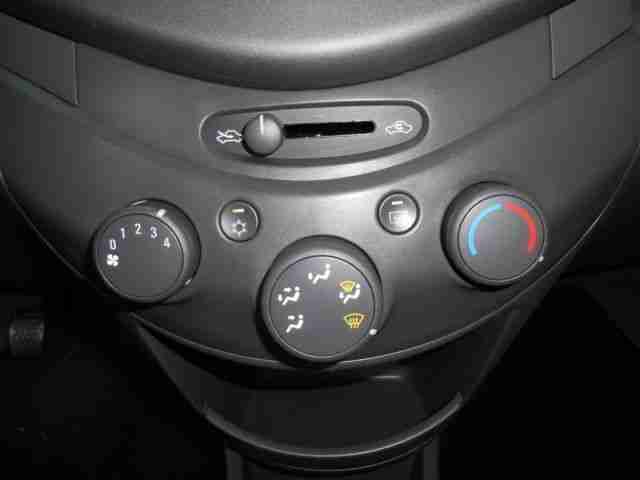 Chevrolet Spark 1.2 LS RADIO CD KLIMA uvm.