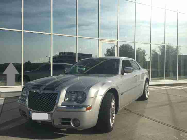 Chrysler 300 C Bentley Optik Street Car