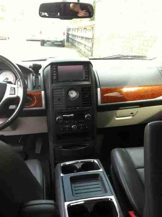 Chrysler Grand Voyager Autom. 2008 Vollausstattung Leder,Klima,Navi,Xenon 200TKM