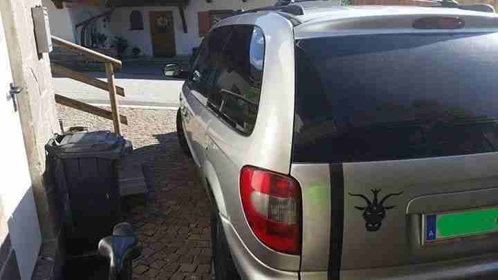 Chrysler Grand Voyager RG 2,5 CRD