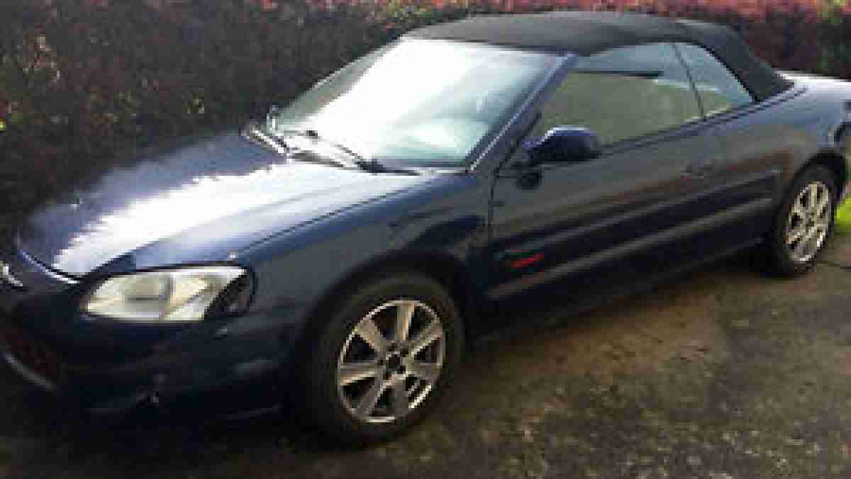 Chrysler SEBRING CABRIO 2.7 184.000 km / Bj. 2001 Blau Metallic