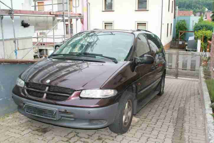 Chrysler Voyager 2, 4 Weinrot