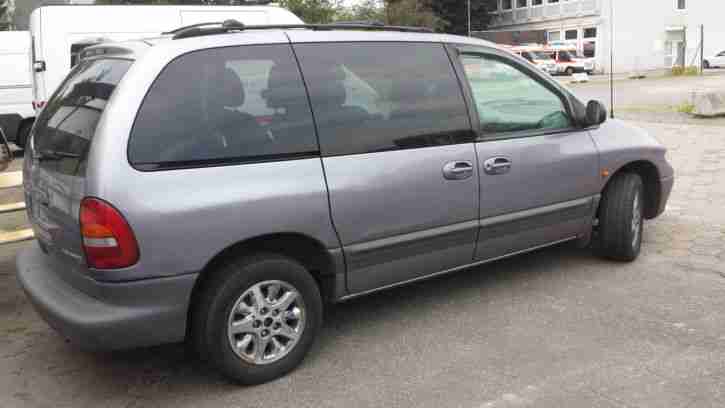 Chrysler Voyager 3,3i - Van - Bj.8.95 - 254000 km