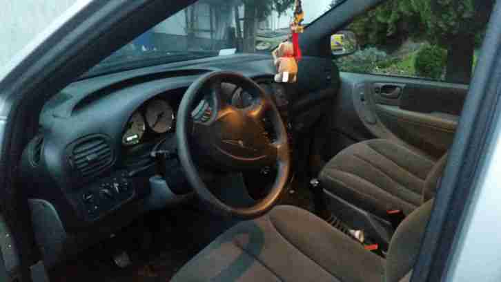 Chrysler Voyager SE CRD Diesel 2,5 L Tüv bis 05/2015 Motor und Getriebe Top