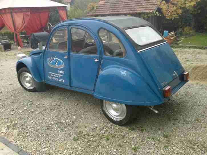 Citroen 2 CV Ente, Motor läuft, Schaltung und Bremse gehen