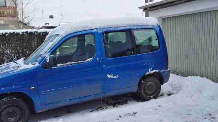 Citroen Berlingo mit großem Schiebe/ Panoramadach