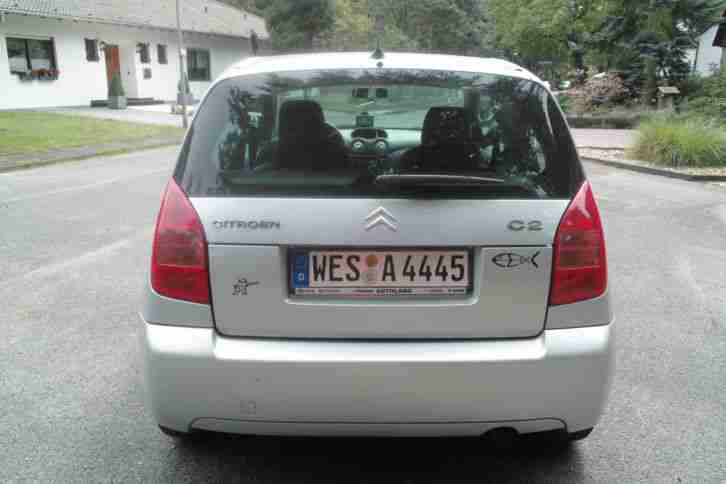 Citroen C2 mit nur 27300 Km und Klimaanlage, sehr gepflegt.