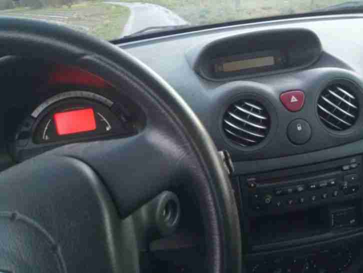 Citroen C3, TÜV, Klima, Rentnerfahrzeug, Parksensoren!