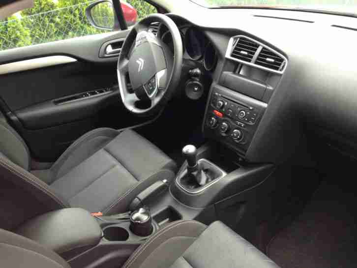 Citroën C4 VTi 95 Tendance (rot, unfallfrei,10.400km, EZ 06/2011, Schaltgetr.)