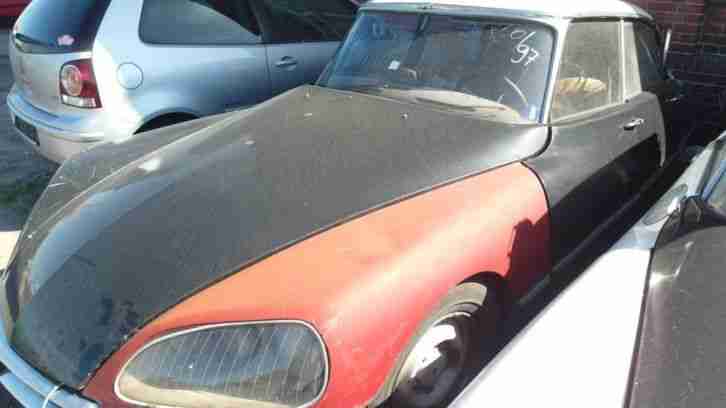 Citroen DS21 in Teilen zu verkaufen (siehe Fotos) gegen Mindestgebot