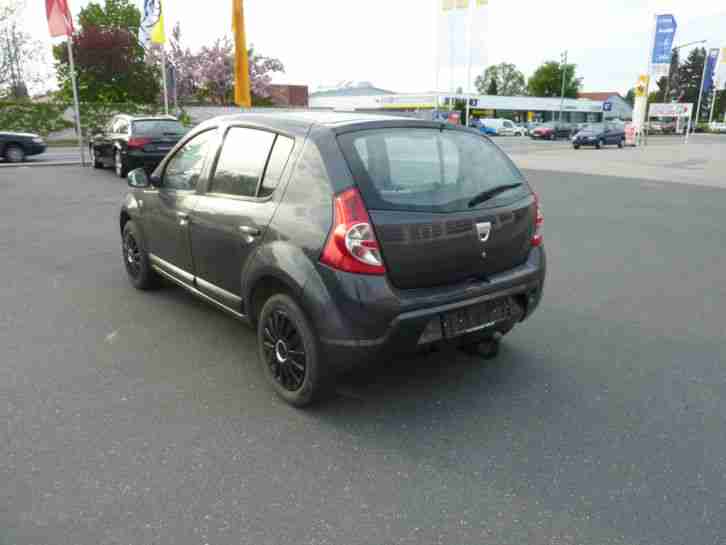 DACIA SANDERO 1