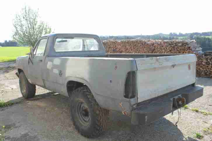 DODGE W200