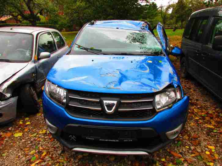 Dacia Sandero Stepway Unfall. wenig Km