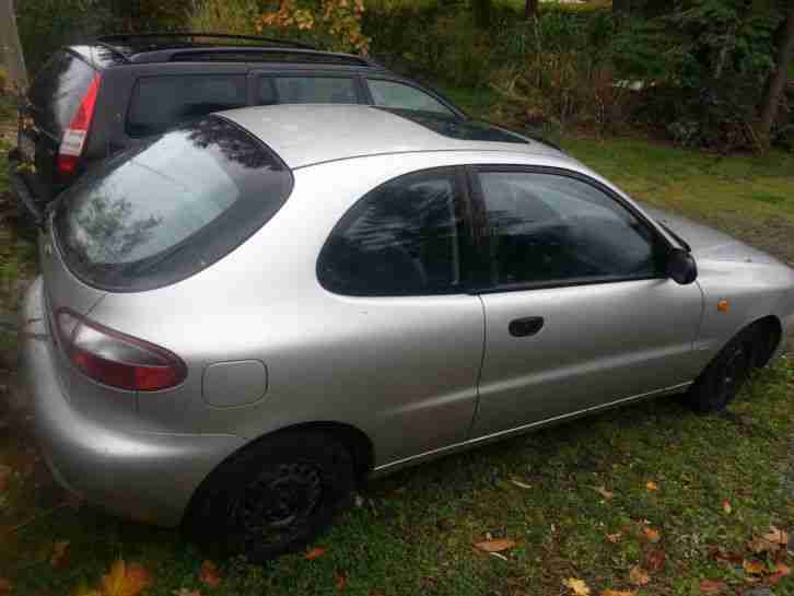 Daewoo Lanos-Ein voll fahrbereiter Kleinwagen in Golfklasse