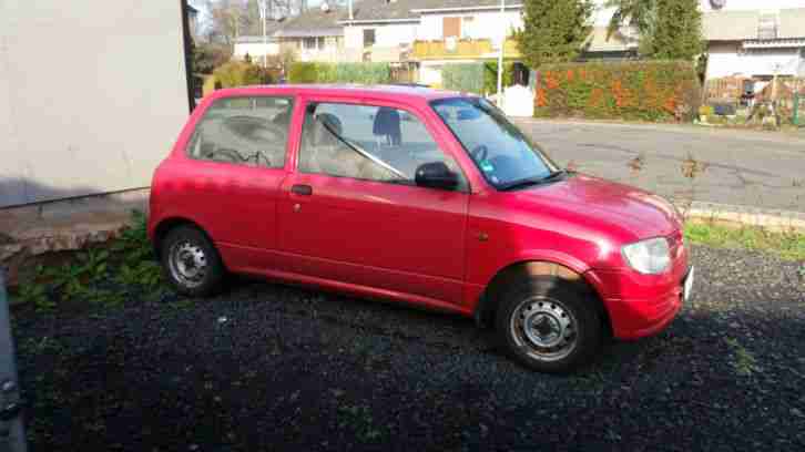 Daihatsu Cuore Baujahr 2002. L7 2. Hand TÜV 6/16