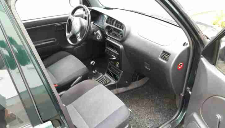 Daihatsu Cuore L701 Farbe wie Britisch Green
