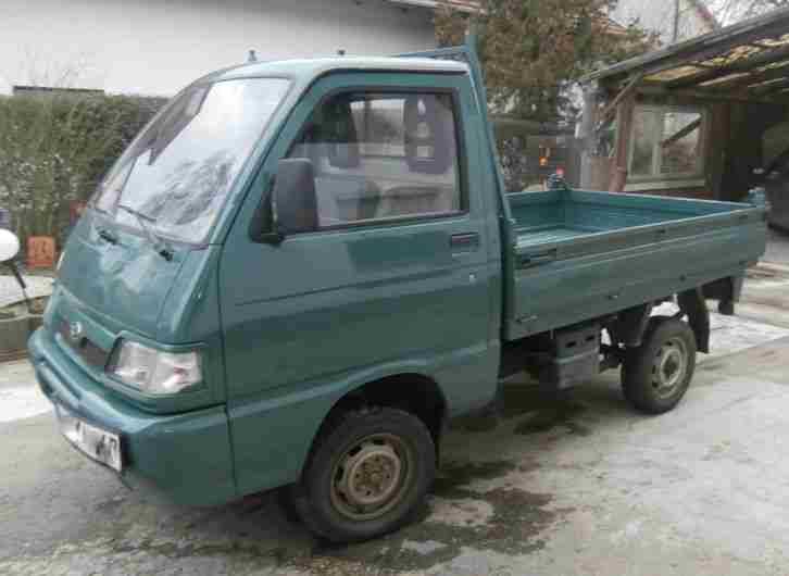 Daihatsu LKW-Kipper Piaggio