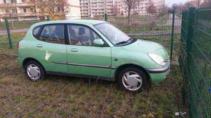 Daihatsu Sirion 1.0 Benzin Euro 3 und D 4 für Bastler! Kein TÜV und Abgemeldet
