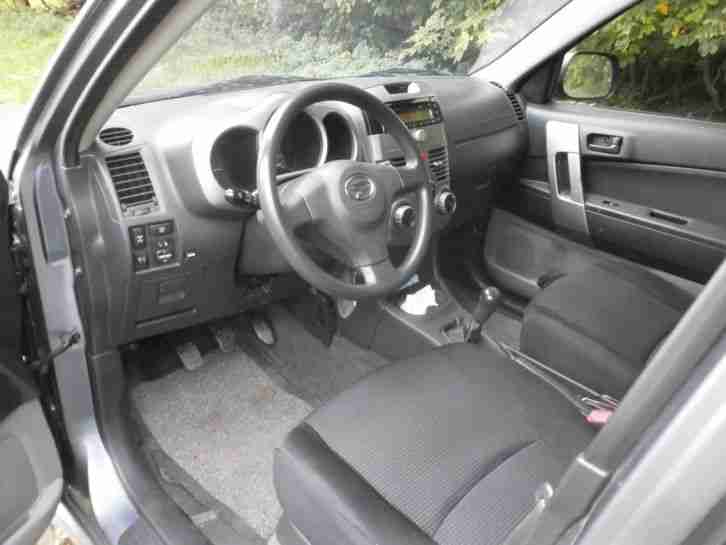 Daihatsu Terios J2 SUV AHK 4x4, LPG Autogas 105 PS TÜV 12/17 acht fach bereift