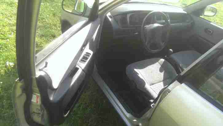 Daihatsu sirion 1.0 Bj. 04.10.2000 mit TÜV