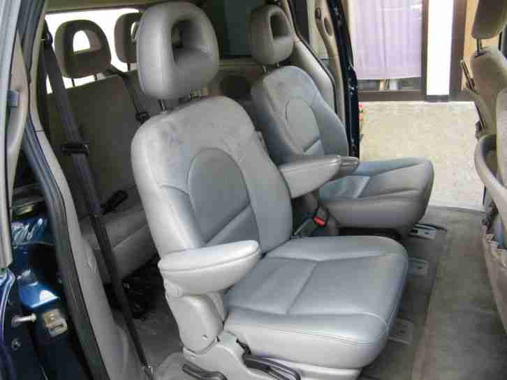 Daimler Chrysler Voyager 7-Sitzer mit beidseitigen Schiebetüren