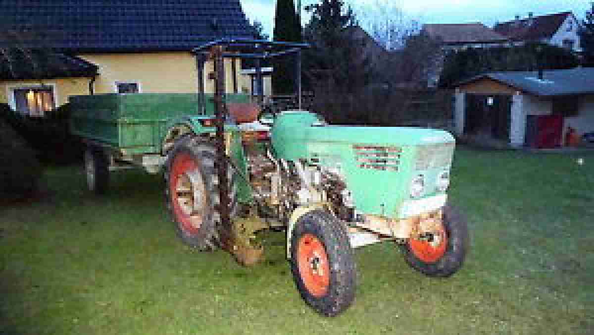 Deutz Traktor mit Hänger / Kloeckner-H-Deutz D 45 06-S + HTS 3t Einachshänger