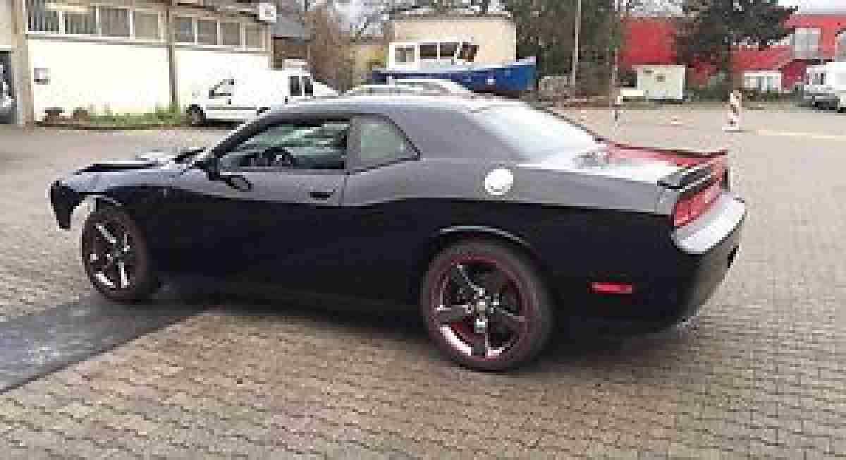 Dodge Challenger SXT Redline Coupe