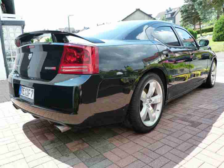 Dodge Charger SRT8 HEMI 6,1 Liter V8 432PS